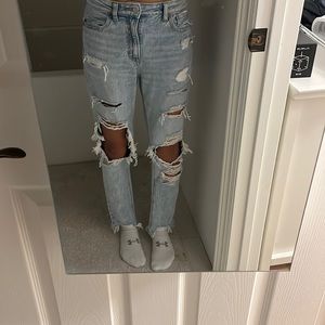 Really adorable comfy cute American eagle jeans🌺🌊🌿